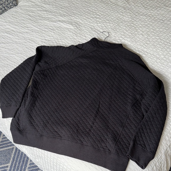 Eddie Bauer Charcoal Quilted Men's Crewneck Sweater - Picture 4 of 7
